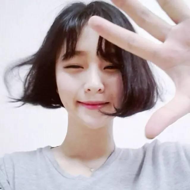 头像女短发吃瓜,尽显时尚魅力