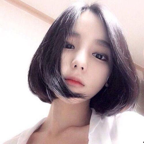 头像女短发吃瓜,尽显时尚魅力